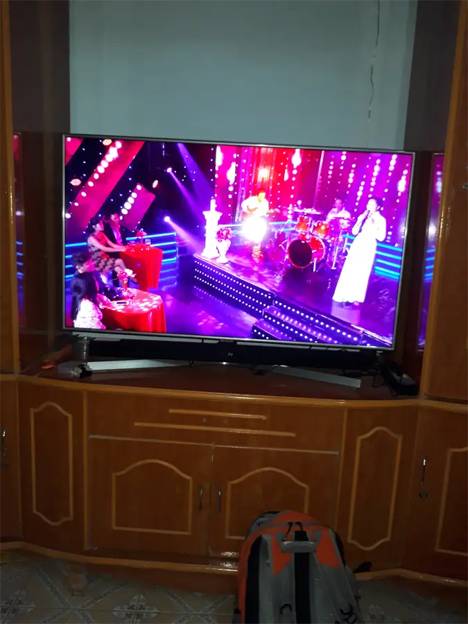 Khách hàng review Smart Tivi Samsung 4K 50 inch UA50RU7400 13