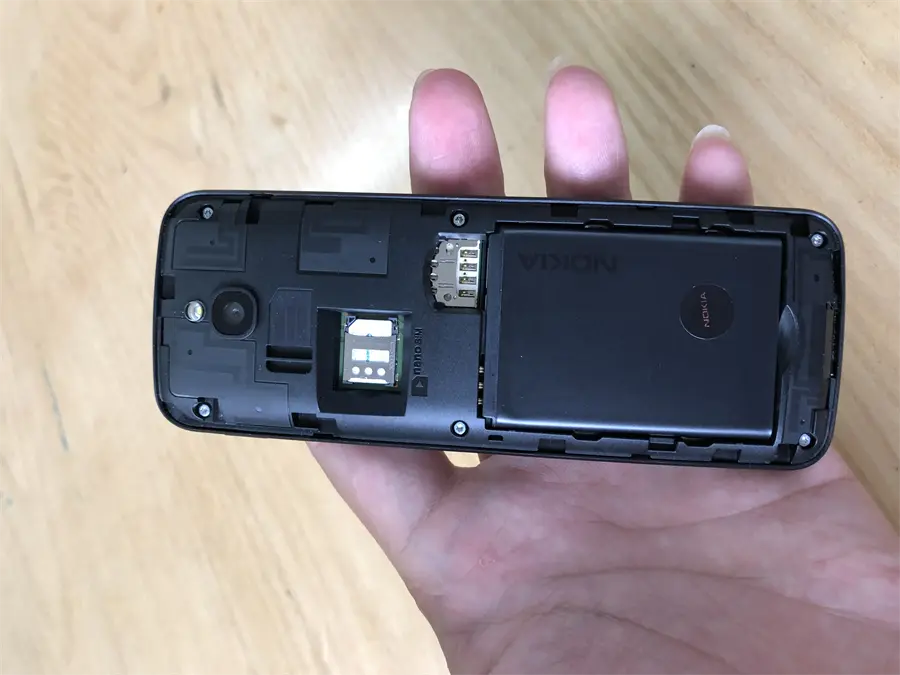Khách hàng review Điện thoại Nokia 8110 4G 1