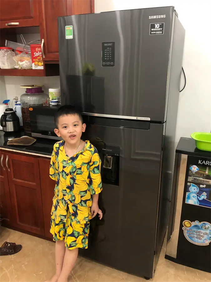 Khách hàng review Tủ lạnh Samsung Inverter 360 lít RT35K5982BS/SV 9