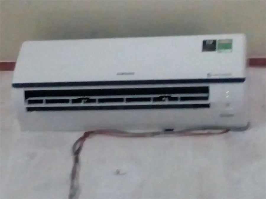 Khách hàng review Máy lạnh Samsung Inverter 1 HP AR10RYFTAURNSV 1