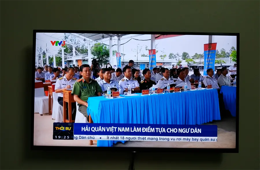 Khách hàng review Smart Tivi Sony 4K 43 inch KD-43X7000G 2