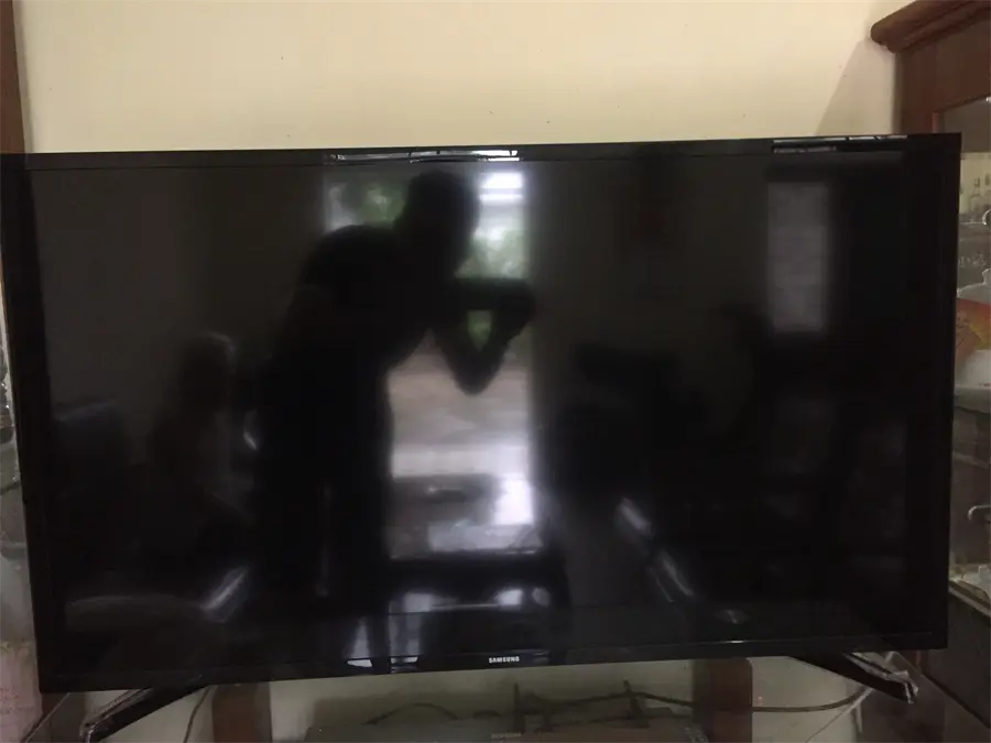 Khách hàng review Smart Tivi Samsung 40 inch UA40J5250D 17