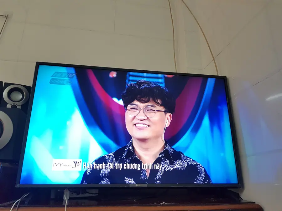 Khách hàng review Smart Tivi LG 43 inch 43LK5700PTA 3