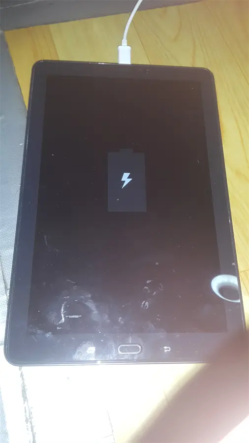 Khách hàng review Máy tính bảng Samsung Galaxy Tab A6 10.1 Spen 1