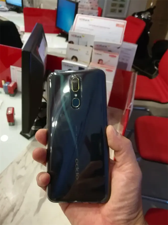 Khách hàng review Điện thoại OPPO F11 3