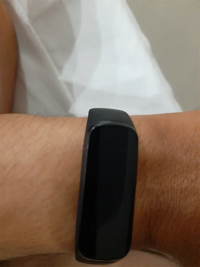 Khách hàng review Vòng đeo tay thông minh Samsung Galaxy Fit e R375 9