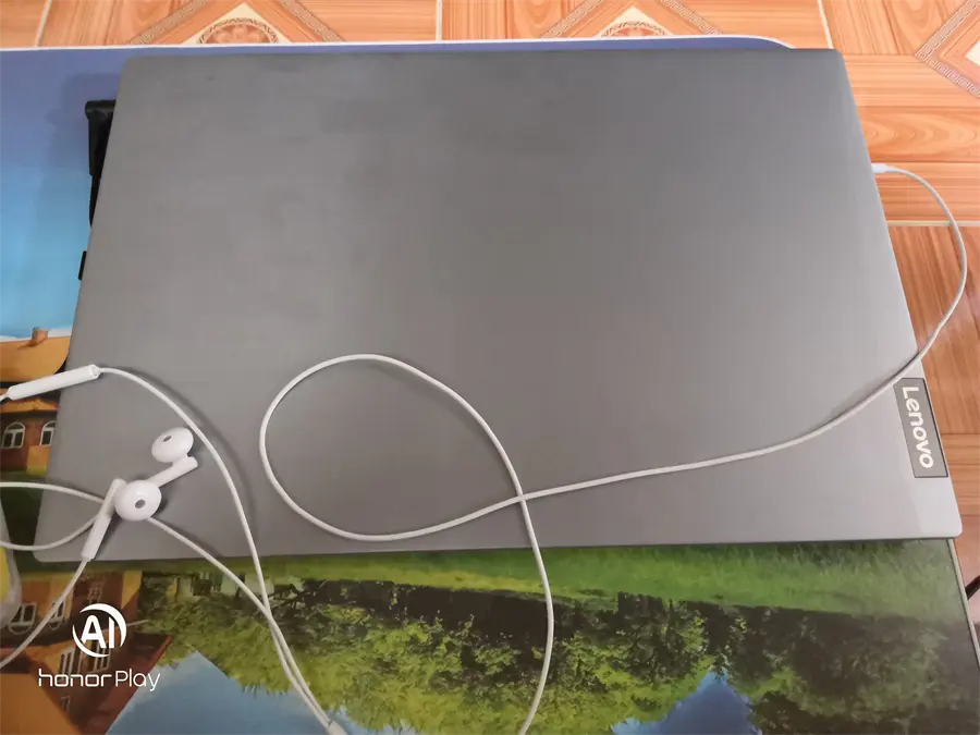 Khách hàng review Laptop Lenovo Ideapad S145 15IWL i5 8265U/8GB/256GB/2GB MX110/Win10 (81MV00T9VN) 4