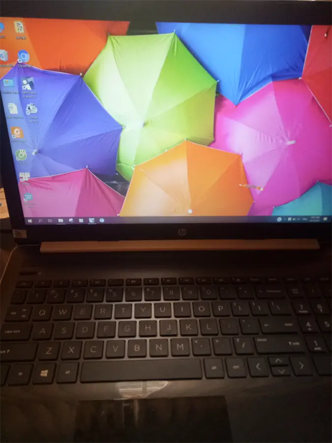 Khách hàng review Laptop HP 15 da1023TU i5 8265U/4GB/1TB/Win10 (5NK81PA) 2