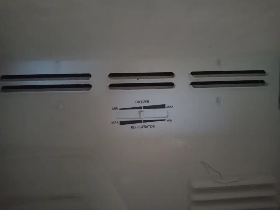Khách hàng review Tủ lạnh Toshiba Inverter 233 lít GR-A28VM(UKG) 10