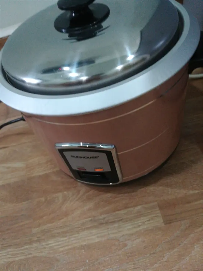 Khách hàng review Nồi cơm nắp rời Sunhouse 1.2 lít SHD8105 4