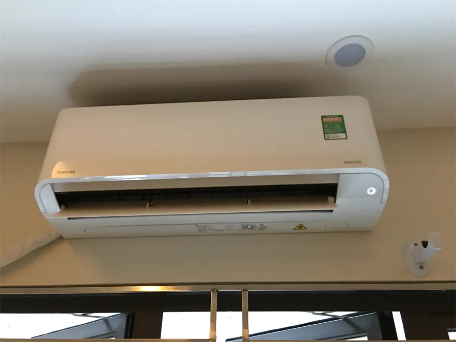 Khách hàng review Điều hòa Toshiba Inverter 9200 BTU RAS-H10PKCVG - V 1