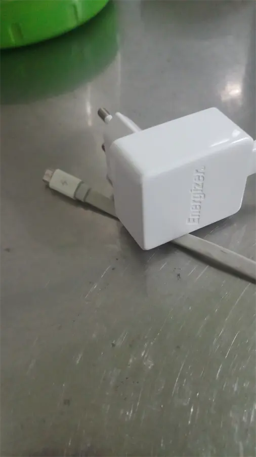 Khách hàng review Adapter Sạc 2.4A Energizer ACA1BEU Trắng 1