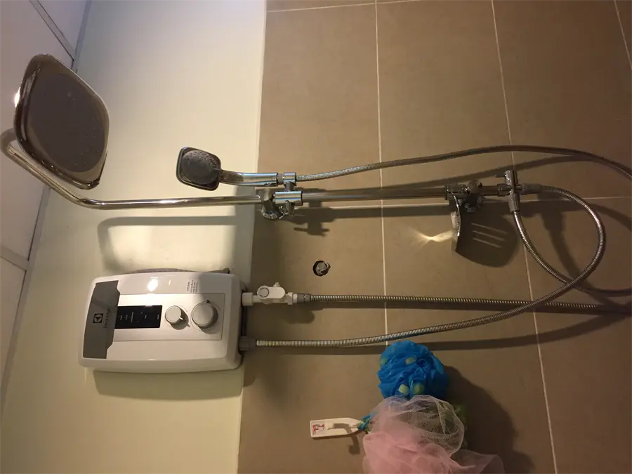 Khách hàng review Máy nước nóng Electrolux EWE351HB-DWS1 1