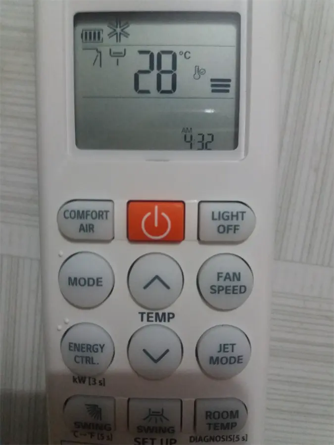 Khách hàng review Máy lạnh LG Inverter 1.5 HP V13ENH 39