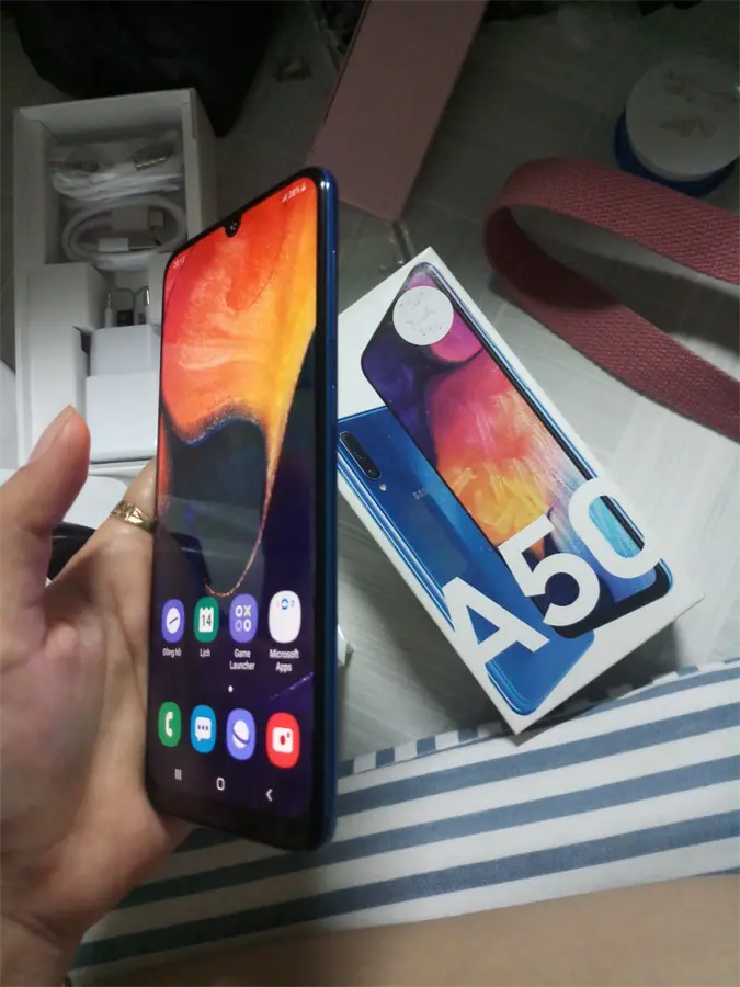 Khách hàng review Điện thoại Samsung Galaxy A50 64GB 9