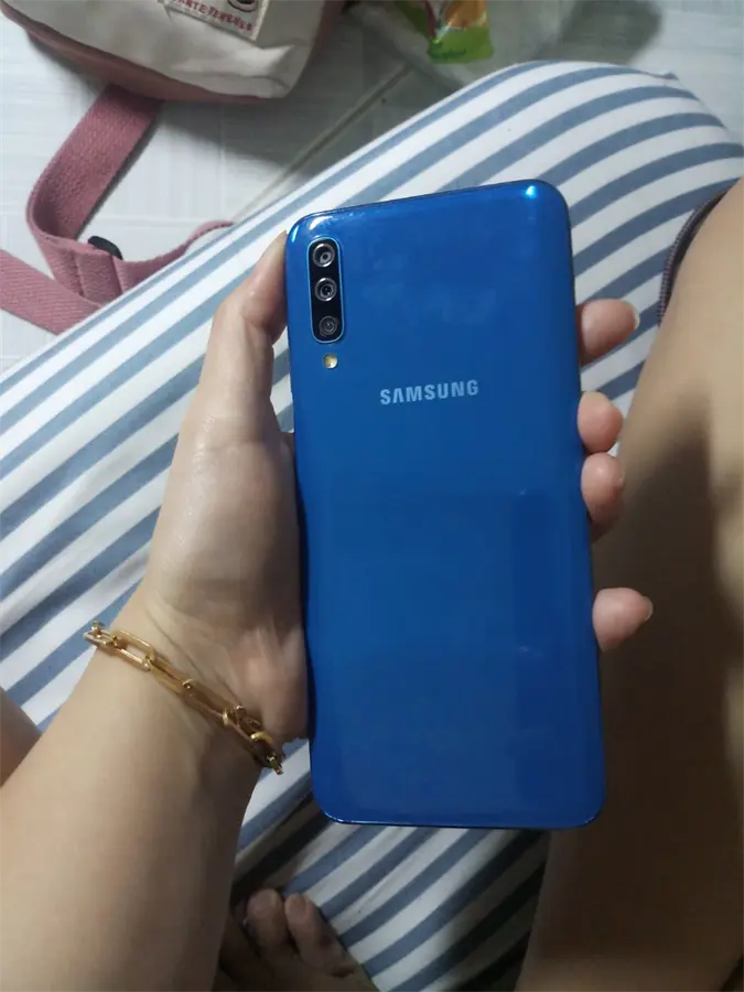 Khách hàng review Điện thoại Samsung Galaxy A50 64GB 10