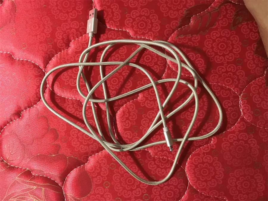 Khách hàng review Cáp Lightning MFI 2m Mbest DS287-WB 2
