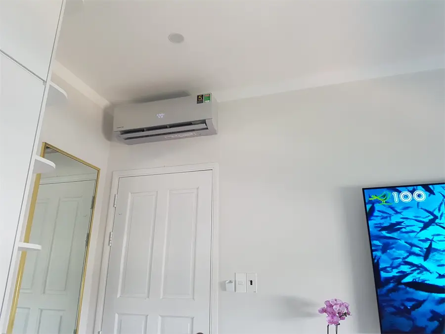 Khách hàng review Máy lạnh Aqua Inverter 1 HP AQA-KCRV10NB 5