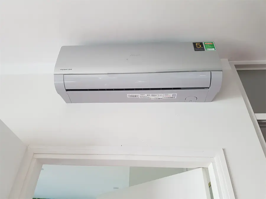 Khách hàng review Máy lạnh Aqua Inverter 1.5 HP AQA-KCRV13NB 1