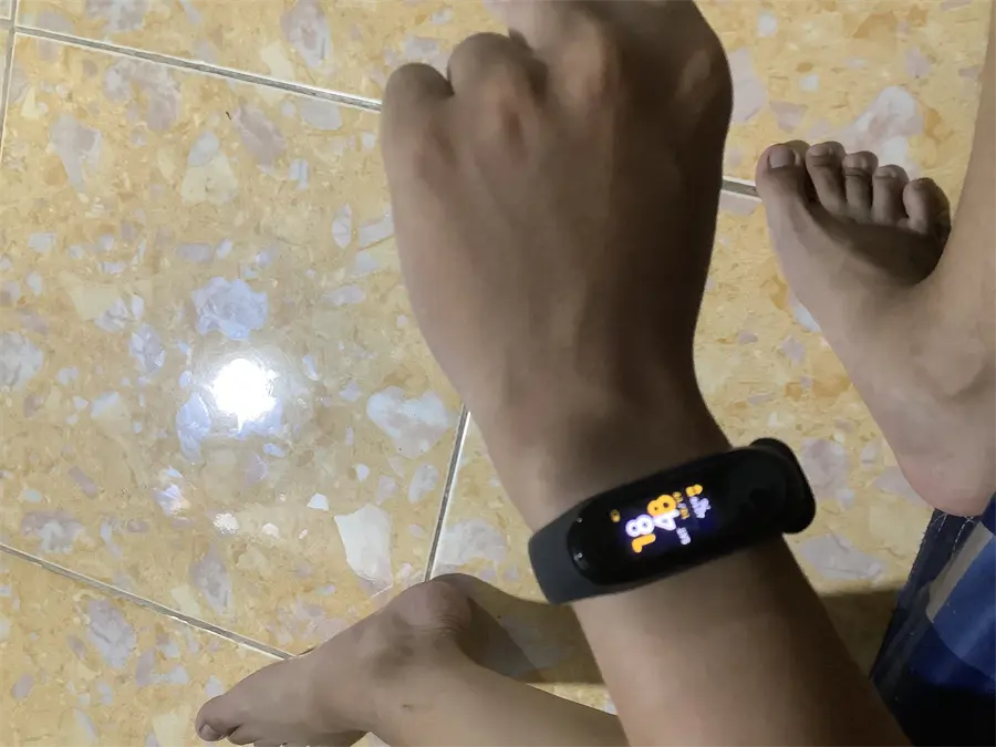 Khách hàng review Vòng đeo tay thông minh Mi Band 4 53