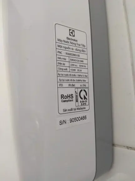 Khách hàng review Máy nước nóng trực tiếp Electrolux 4500W EWE451GX-DWB 23