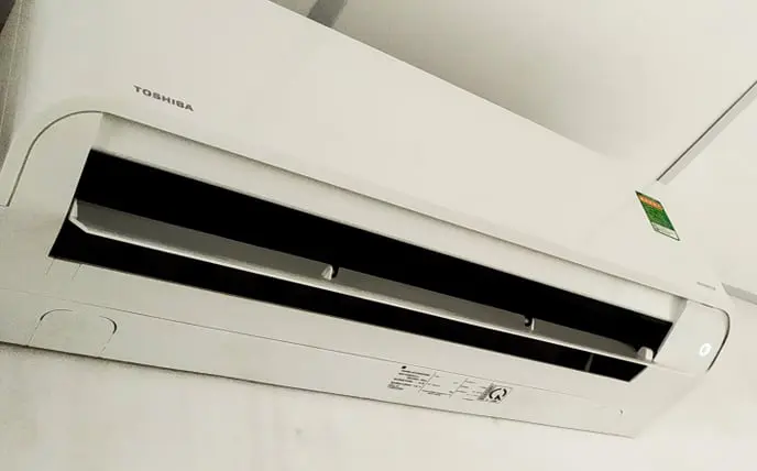 Khách hàng review Máy lạnh Toshiba Inverter 1.0 HP RAS-H10ZKCV-V 1