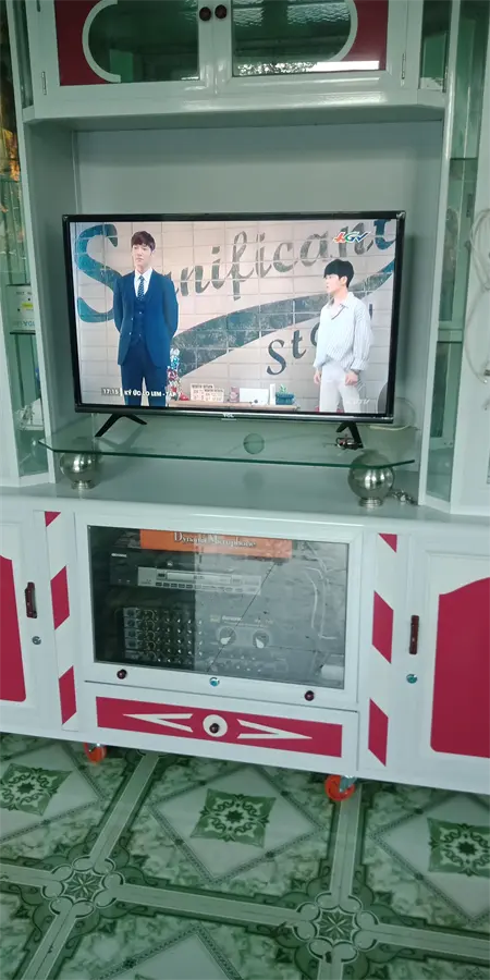 Khách hàng review Smart Tivi TCL 32 inch L32S6300 8