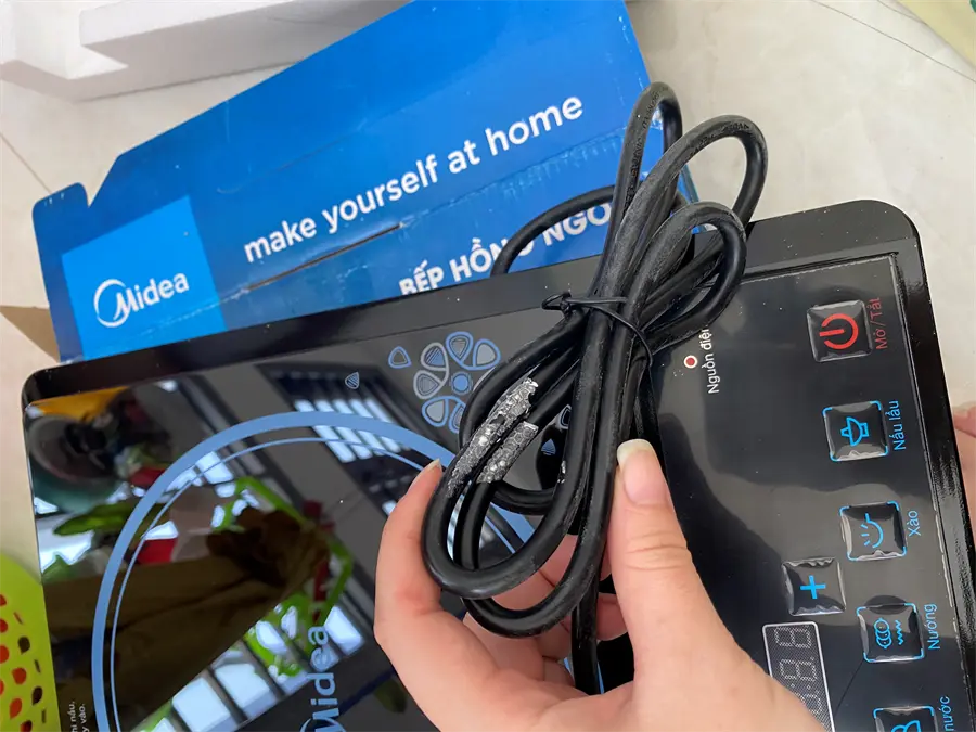 Khách hàng review Bếp hồng ngoại Midea MIR-B2018DF 1