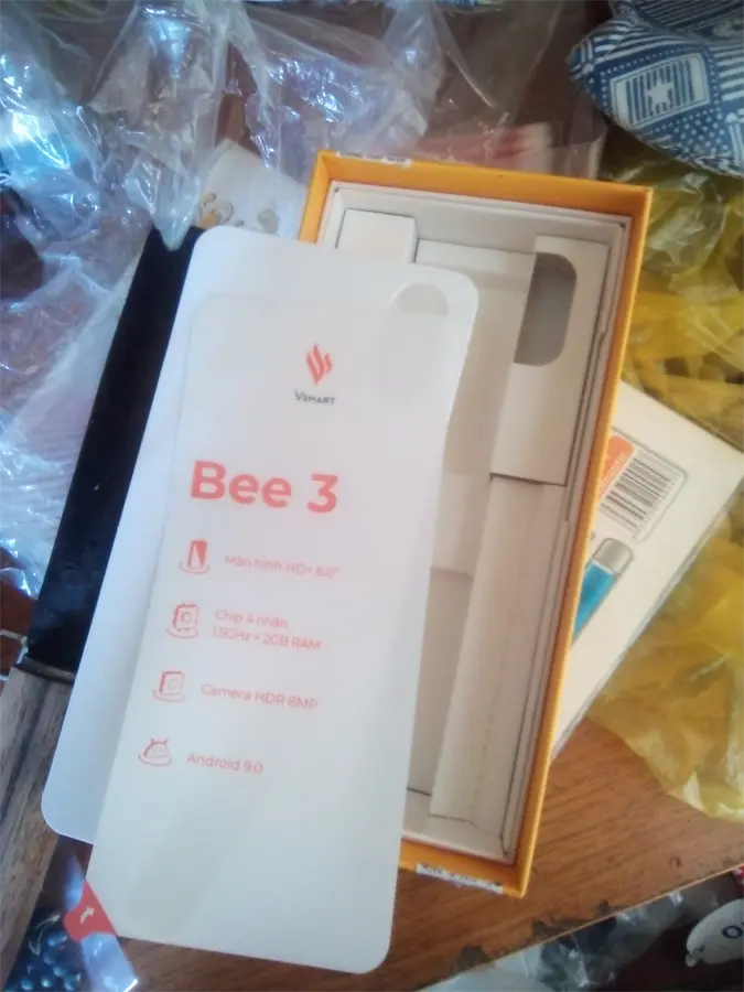 Khách hàng review Điện thoại Vsmart Bee 3 8