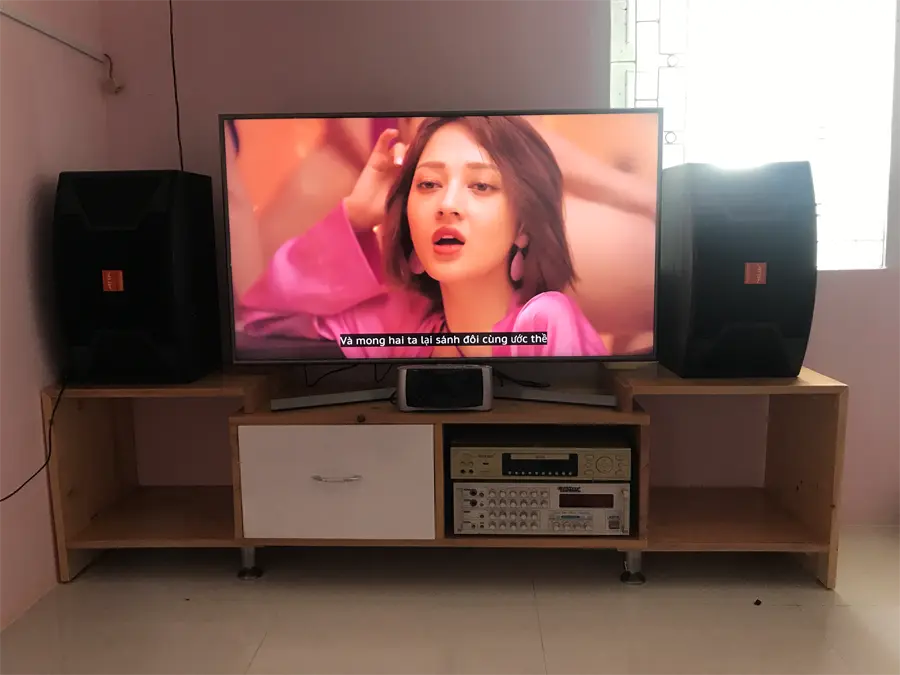Khách hàng review Smart Tivi Samsung 4K 50 inch UA50RU7400 12