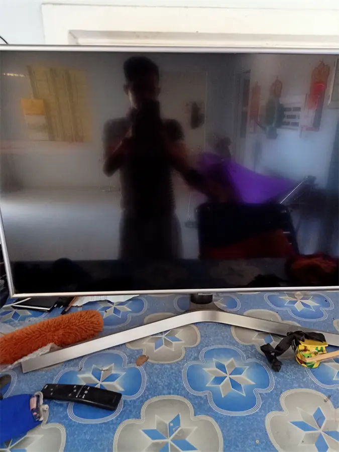 Khách hàng review Smart Tivi Samsung 4K 43 inch UA43RU7400 24