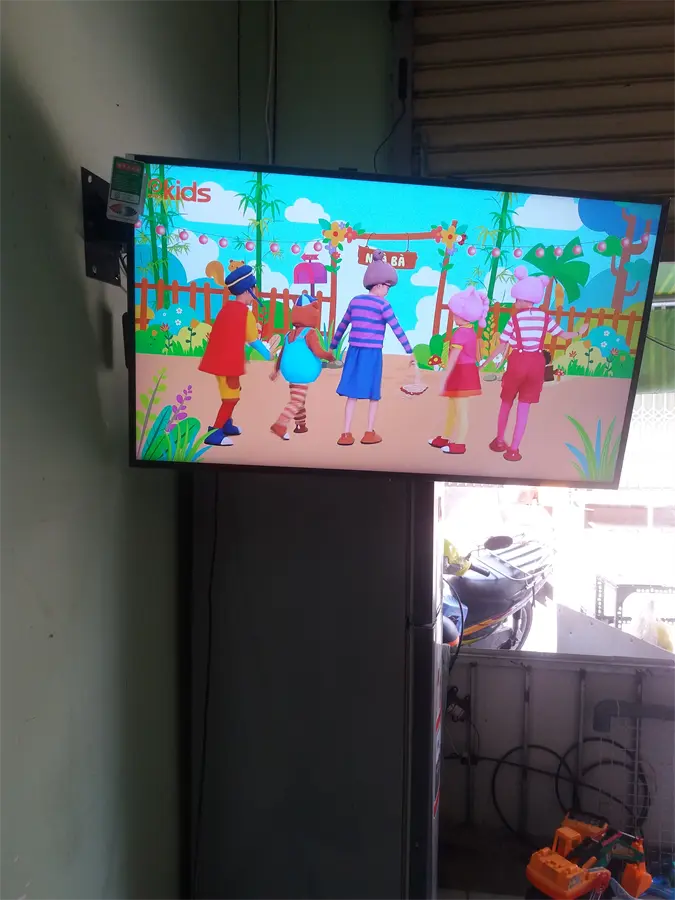 Khách hàng review Smart Tivi Samsung 4K 43 inch UA43RU7100 6