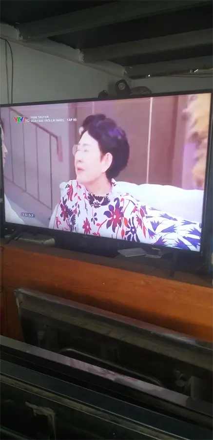 Khách hàng review Smart Tivi Samsung 4K 50 inch UA50RU7200 10