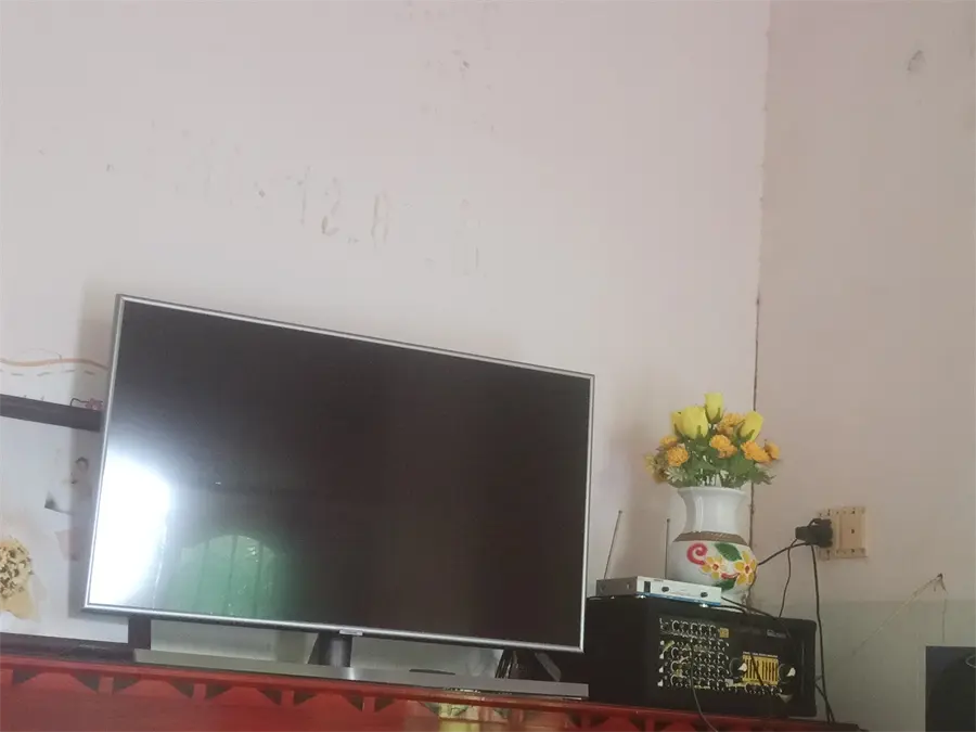 Khách hàng review Smart Tivi Samsung 4K 43 inch UA43RU7400 19