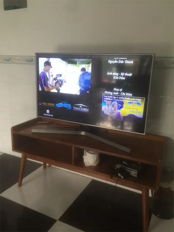 Khách hàng review Smart Tivi Samsung 4K 43 inch UA43RU7400 18