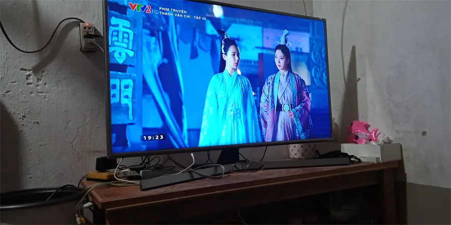 Khách hàng review Smart Tivi Samsung 4K 43 inch UA43RU7400 14