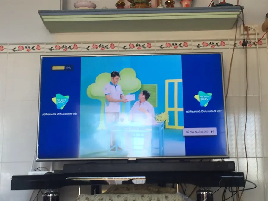 Khách hàng review Smart Tivi Samsung 4K 50 inch UA50RU7400 9