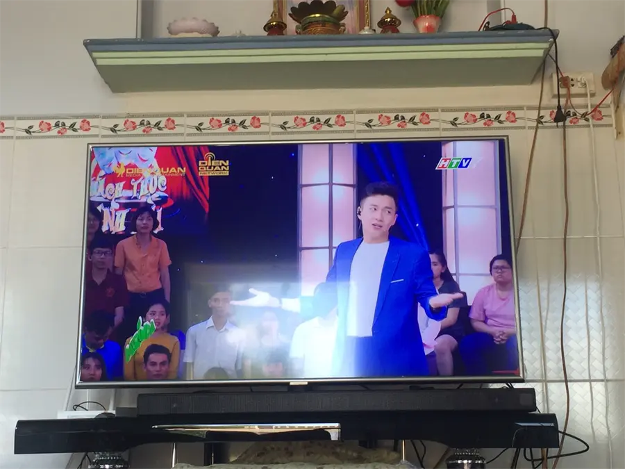 Khách hàng review Smart Tivi Samsung 4K 50 inch UA50RU7400 10