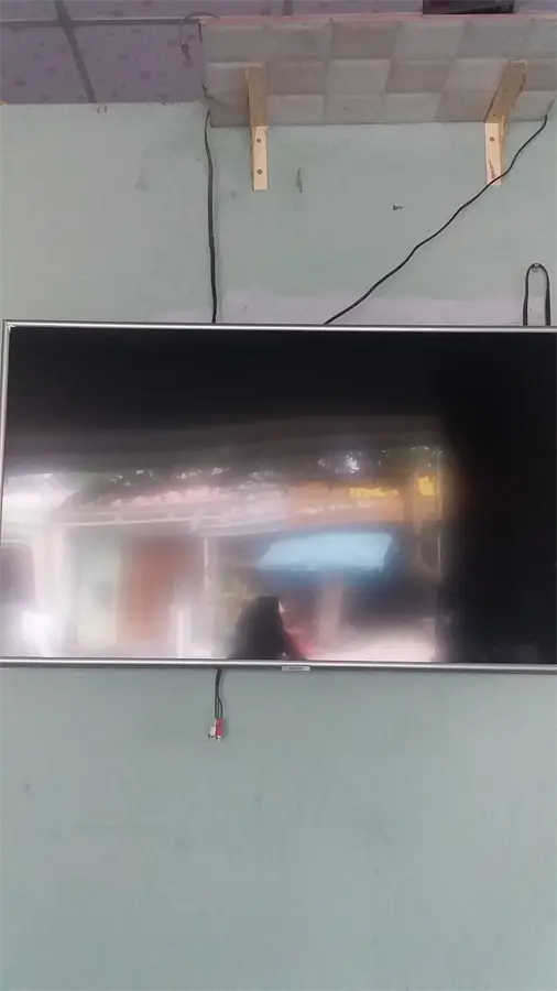 Khách hàng review Smart Tivi Samsung 4K 43 inch UA43RU7400 11