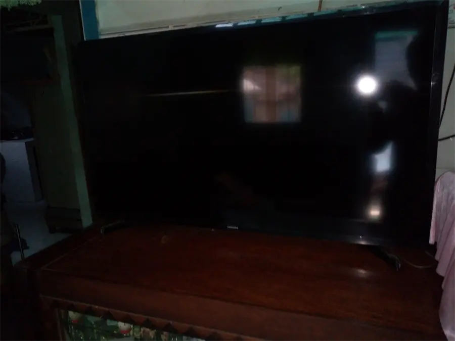Khách hàng review Smart Tivi Samsung 40 inch UA40J5250D 11