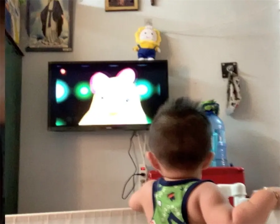 Khách hàng review Smart Tivi Samsung 32 inch UA32N4300 20