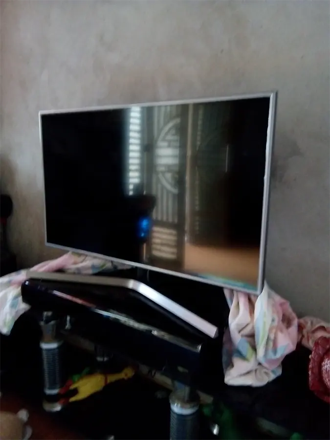 Khách hàng review Smart Tivi Samsung 4K 43 inch UA43RU7400 3