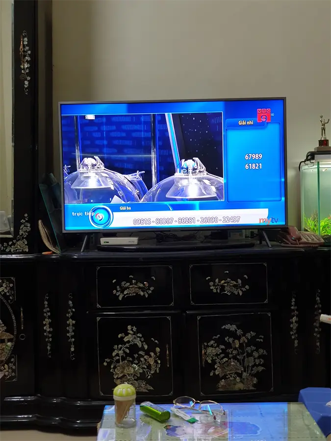 Khách hàng review Smart Tivi QLED Samsung 4K 43 inch QA43Q65R 10