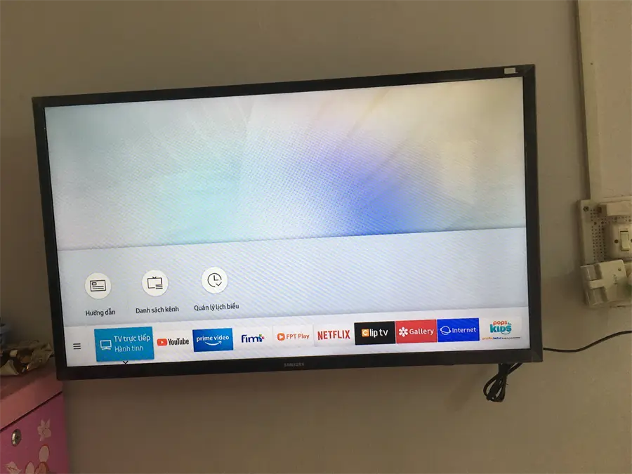 Khách hàng review Smart Tivi Samsung 32 inch UA32N4300 7