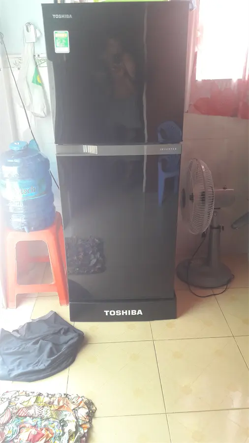 Khách hàng review Tủ lạnh Toshiba Inverter 194 lít GR-A25VM (UKG) 15