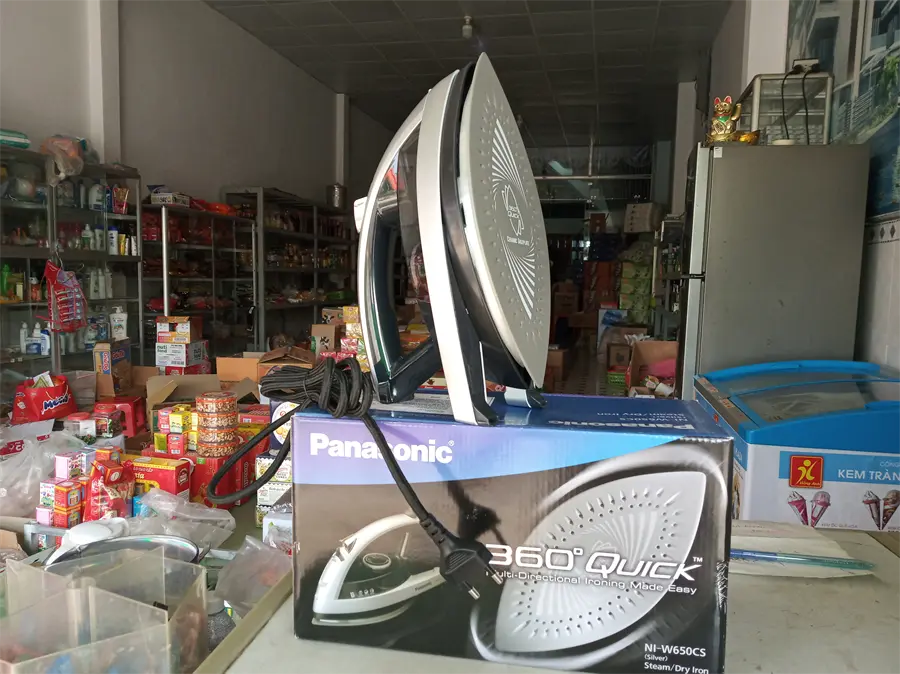 Khách hàng review Bàn ủi hơi nước Panasonic NI-W650CSLRA 2200W 4