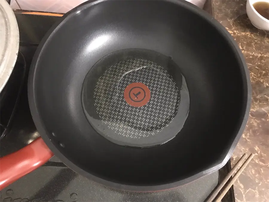 Khách hàng review Chảo nhôm sâu chống dính đáy từ 28 cm Tefal C6428614 1