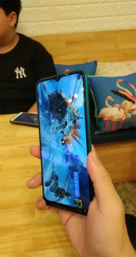 Khách hàng review Điện thoại realme 5i (4GB/64GB) 11