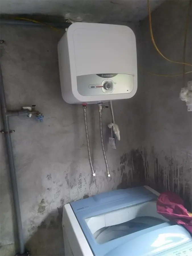 Khách hàng review Máy nước nóng gián tiếp Ariston 15 lít 2500W AN2 15 RS 2.5 FE 13