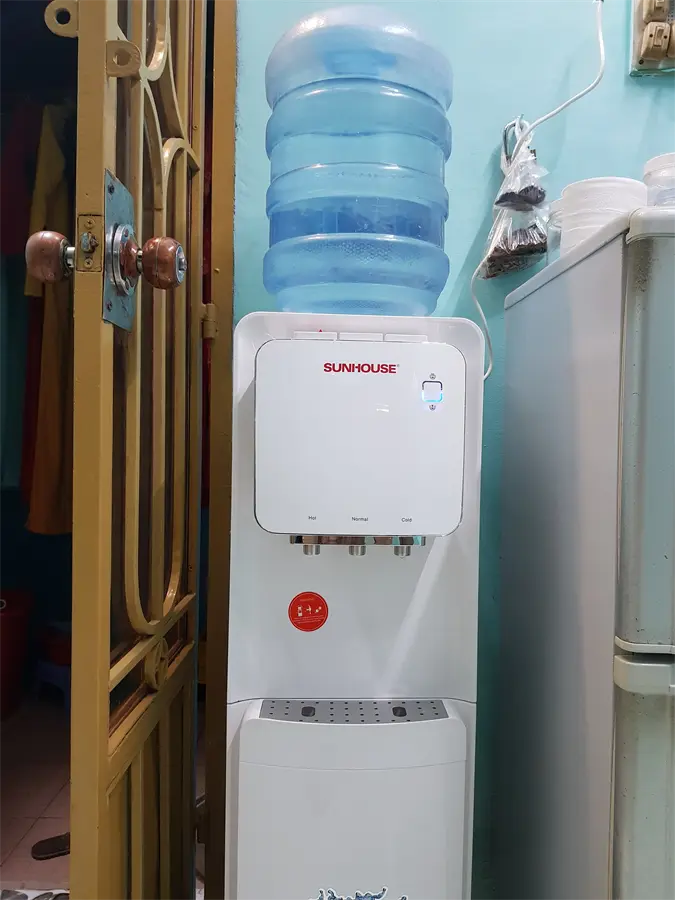 Khách hàng review Cây nước nóng lạnh Sunhouse SHD9546 670W 9